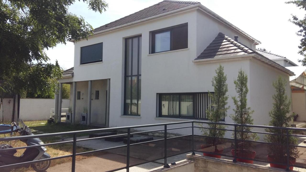 Apartamento Holidays In Paris Loft Design & Atypique Avec Jardin Massy  Exterior foto